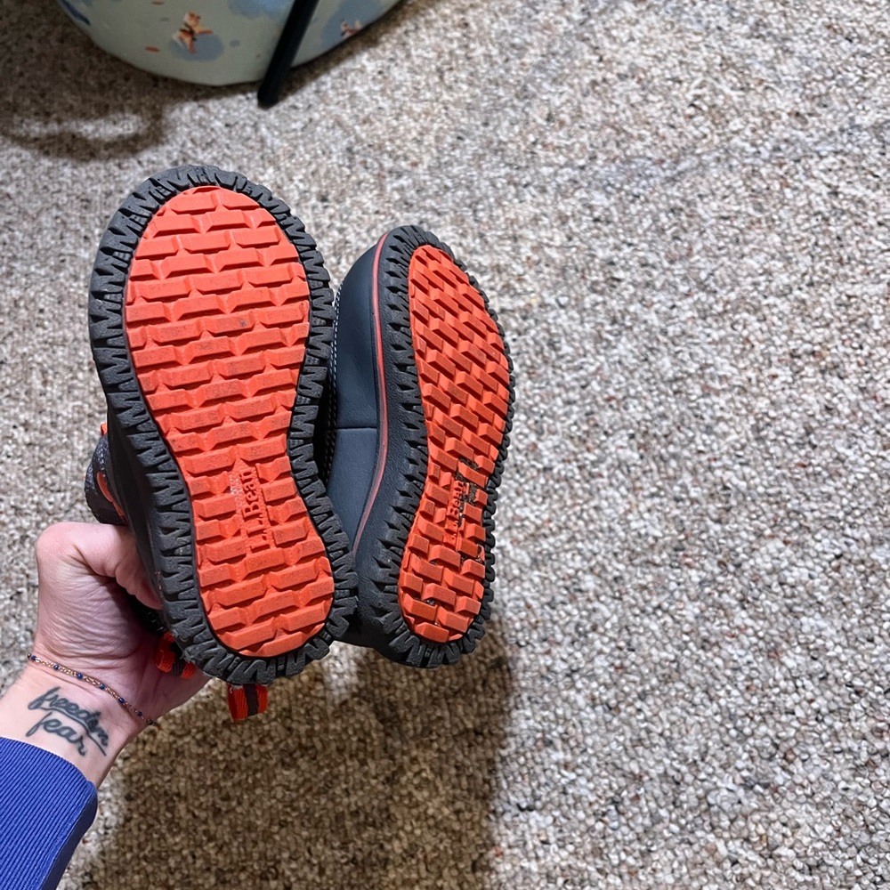 LL Bean Kids' Gray and Orange Waterproof Snow Boots - Picture 6 of 6
